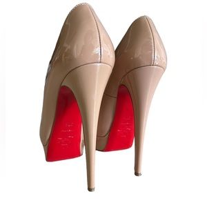 Christian Louboutin Nude 37 1/2 Lady
Peep 150 Patent Calf 

Christian Louboutin